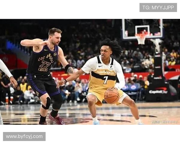 东契奇37+三双湖人狂胜奇才